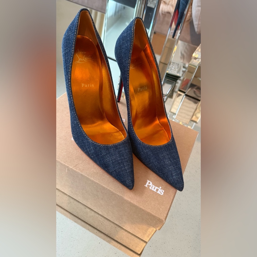 Christian Louboutin So
Kate 100 Blue Denim Pumps